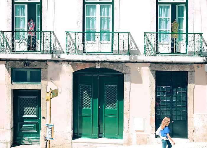 Hall Chiado Гостевой дом