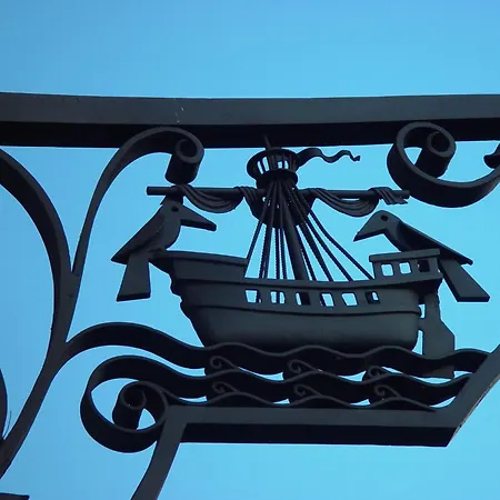 Gasthuis Hall Chiado 4*